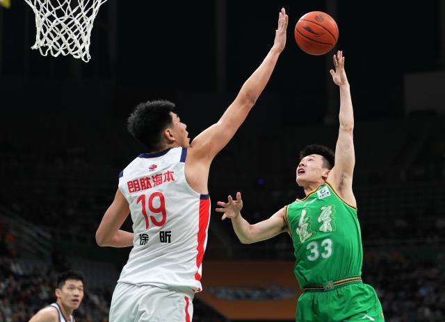 kaiyun-爆发一季！广州2.26米中锋获5支NBA球队试训邀请